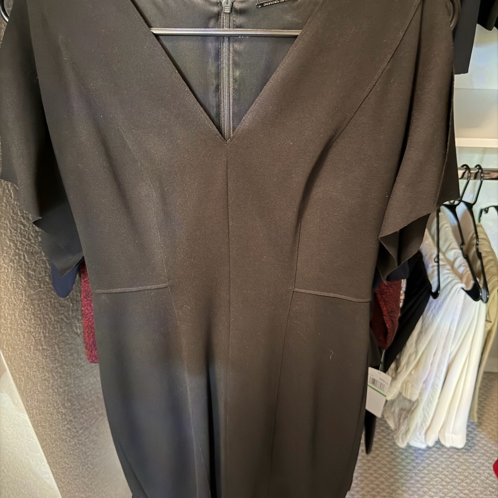 Elie Tahari Black V-Neck Midi Dress